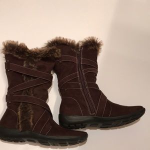 NWOT NATURAL SOUL COZY FAUX FUR ZIP BOOTS 6 brown